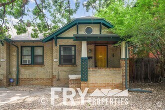 Building Photo - Cozy 1/2 Duplex in Congress Park