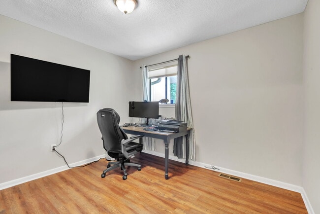 Building Photo - 87 Briarview Cir