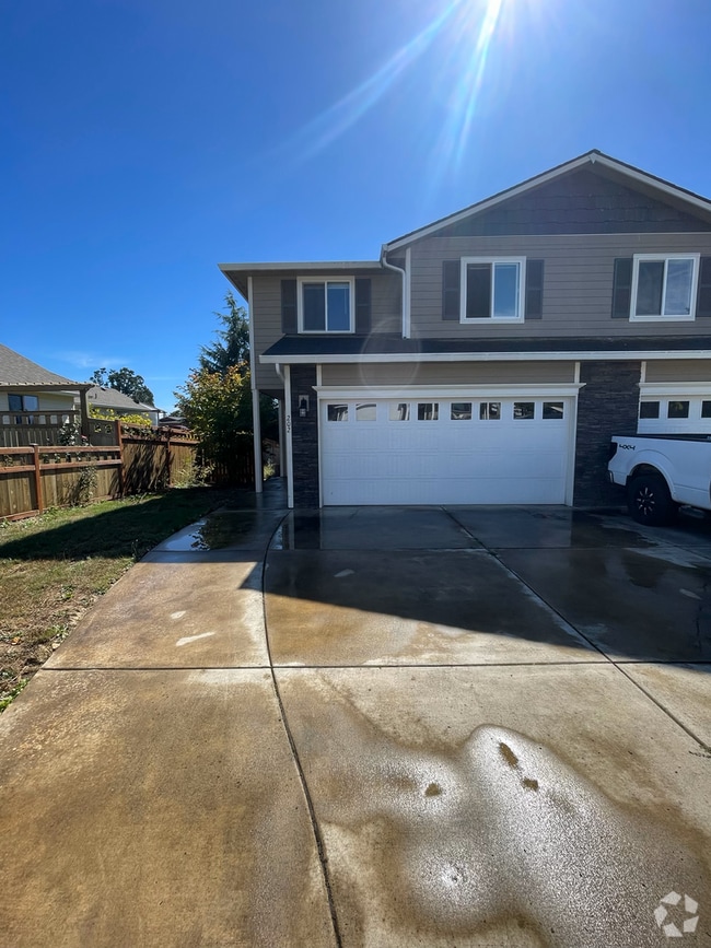 Building Photo - 3Bed 2.5 bath in Sublimity OR