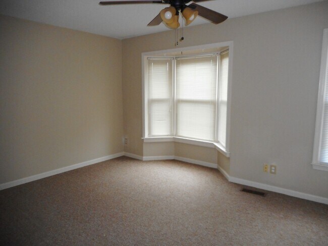 Building Photo - 515 Spring Garden St