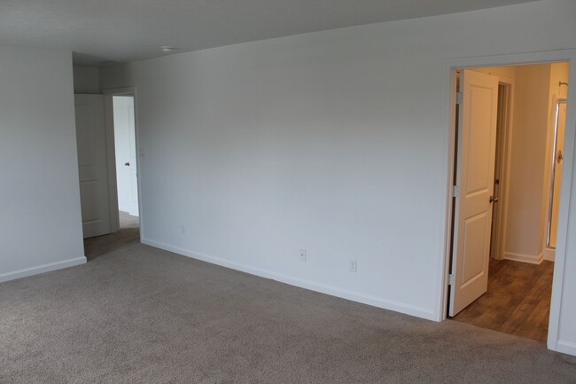 Building Photo - Now Available! Newer 4 BR Home in Decatur Schools!
