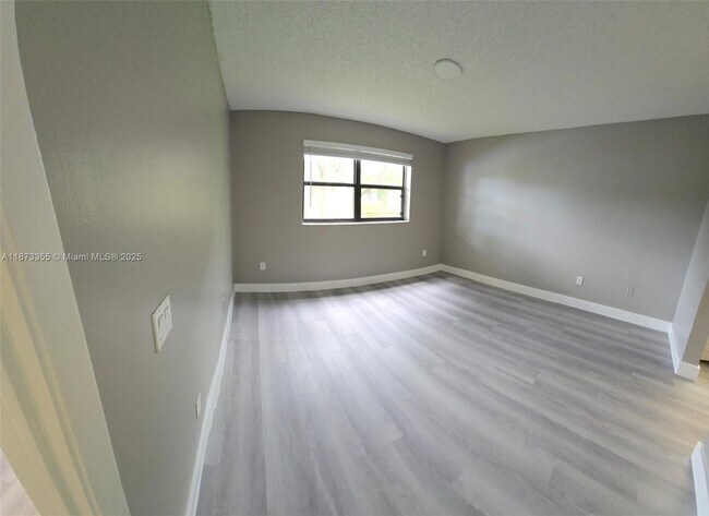 Building Photo - 9934 Nob Hill Ln
