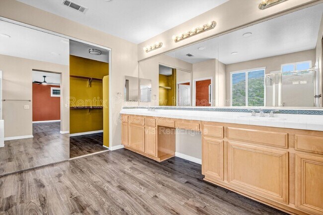 Building Photo - 28622 High Ridge Dr