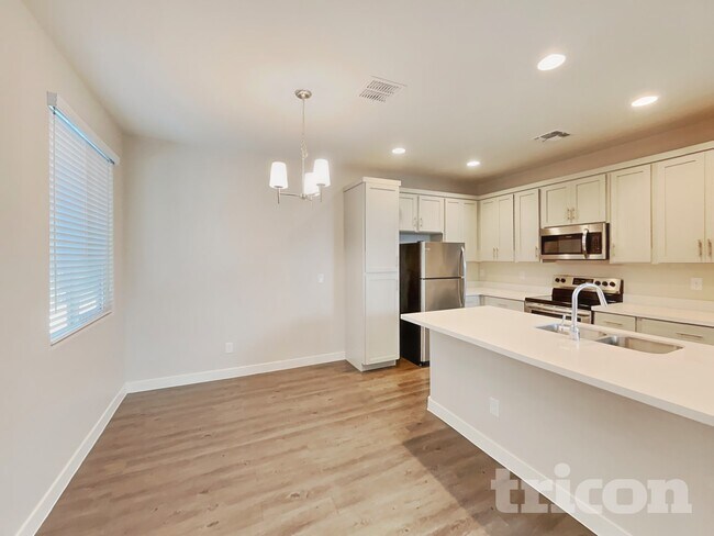 Building Photo - 2929 N 28th St