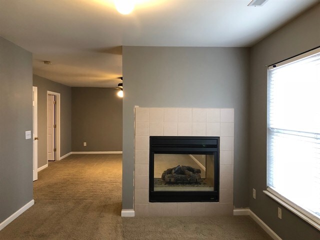 Building Photo - 1010 Tanyard Springs Dr