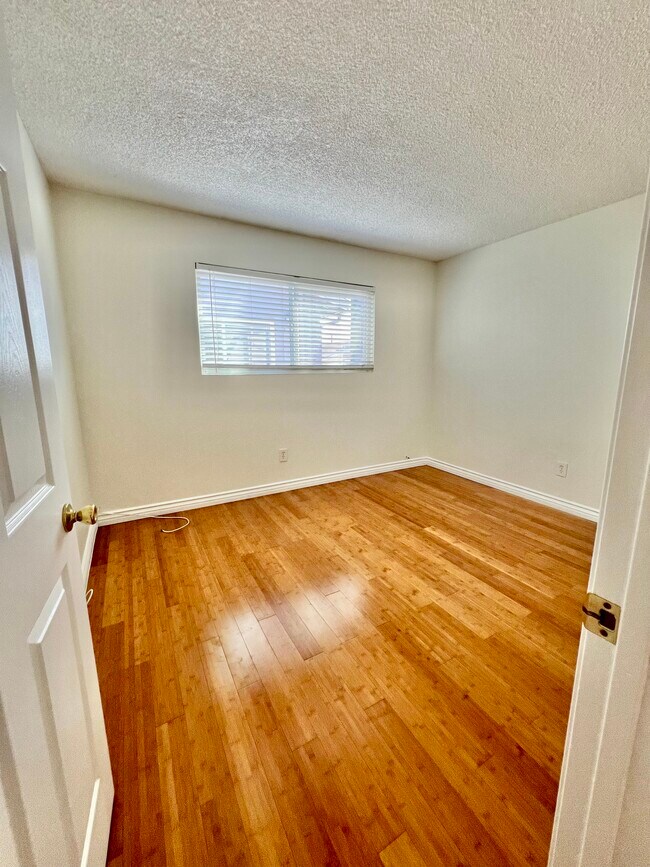 Building Photo - 1218 Amethyst St