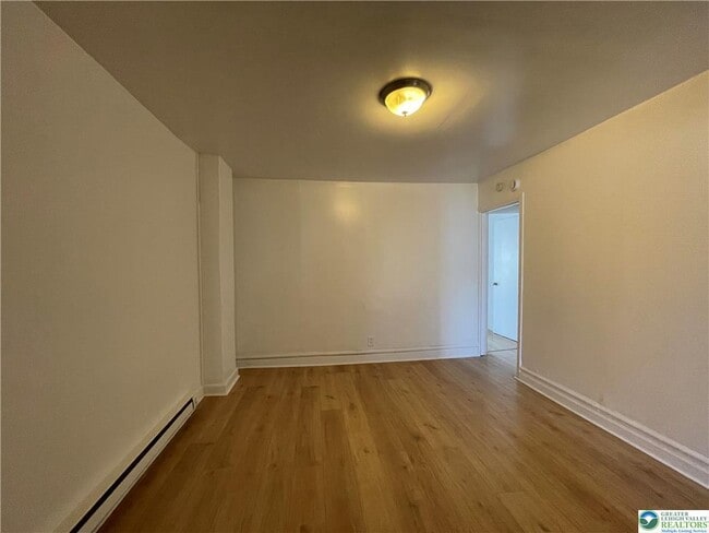 Building Photo - 636 Ridge Ave