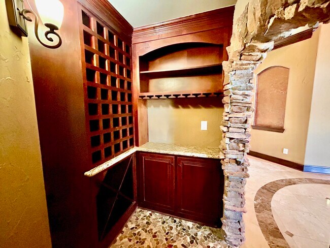 Building Photo - 7511 Raes Creek Dr