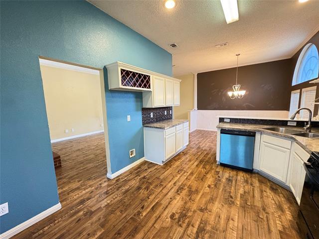 Building Photo - 2925 Goldenwave Dr