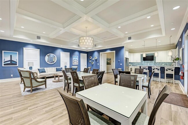 Building Photo - 2322 5th St E