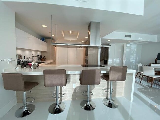 Building Photo - 17301 Biscayne Blvd