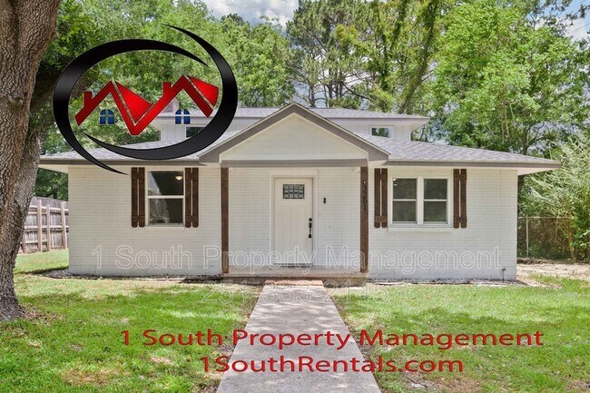 Building Photo - 3201 Lees Ln
