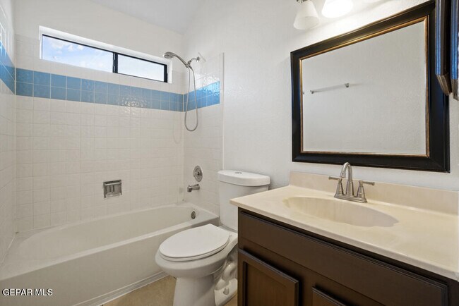 Building Photo - 7225 Golden Hawk Dr