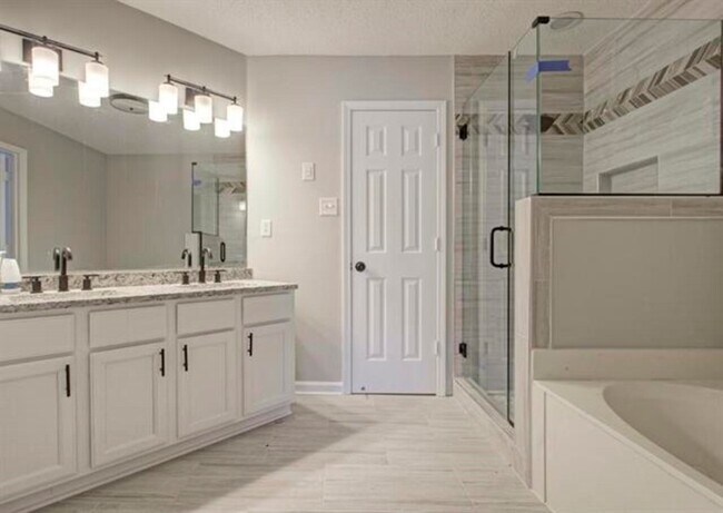 Building Photo - 6479 Stone Lake Dr