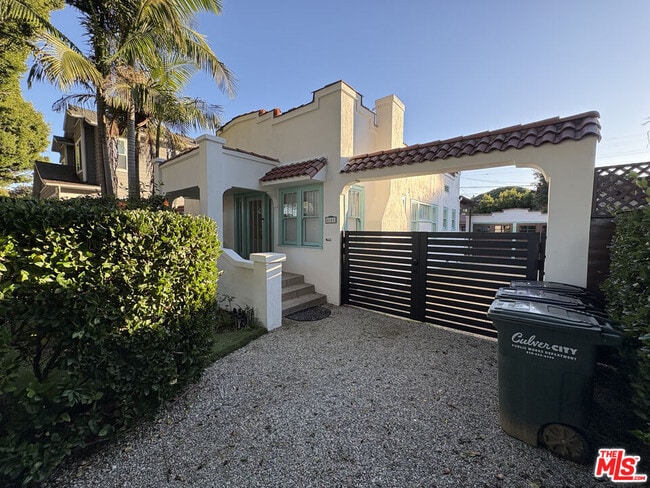 Building Photo - 4181 Lincoln Ave