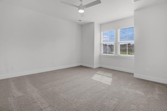 Building Photo - 266 Symphony Ave