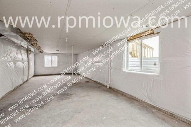 Building Photo - RENT SPECIAL!! 4 Bedroom, 2.5 Bathroom Hom...