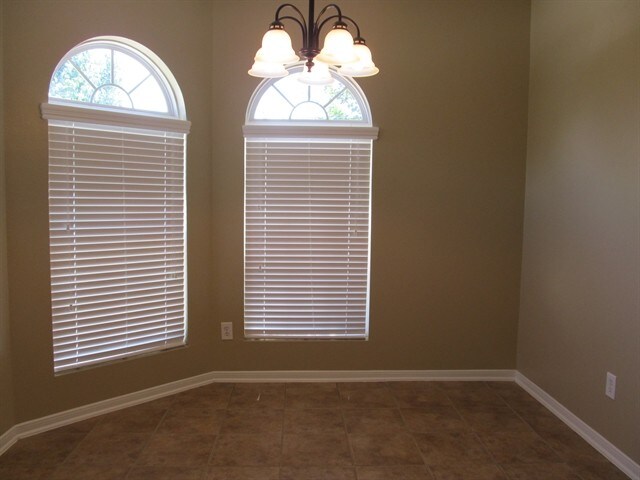 Building Photo - 2423 Lofty Falls Ct