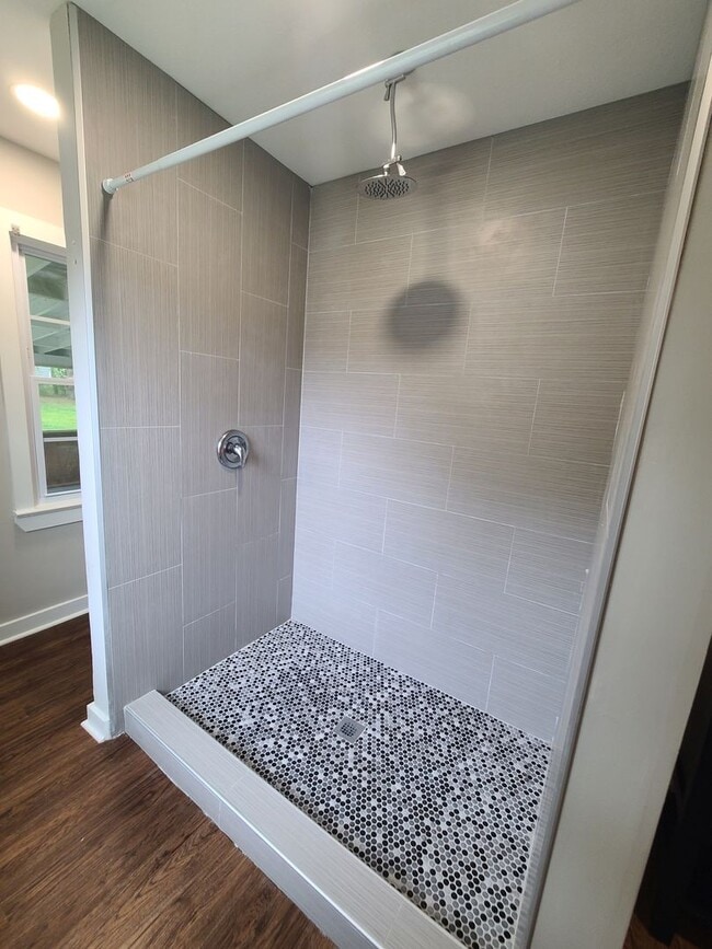 Building Photo - Comfortable Living in the Heart of Goose Creek