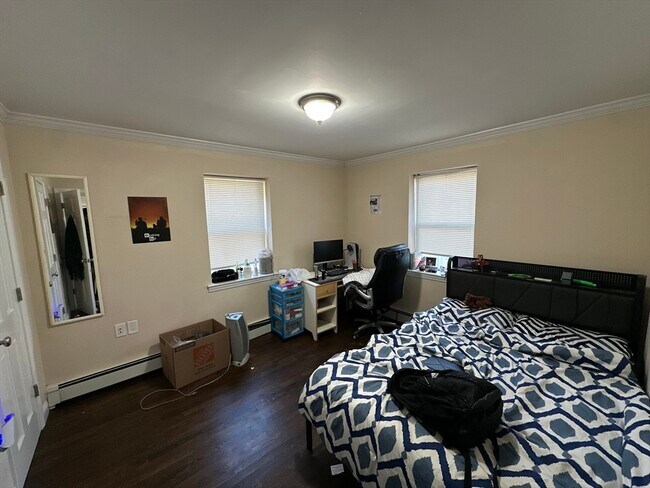 Building Photo - 435 Walnut Ave