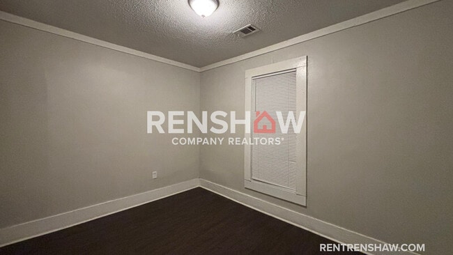 Building Photo - 689 Baltimore St