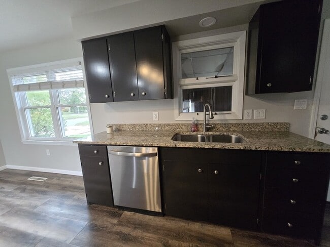 Building Photo - 1618 S 18th St