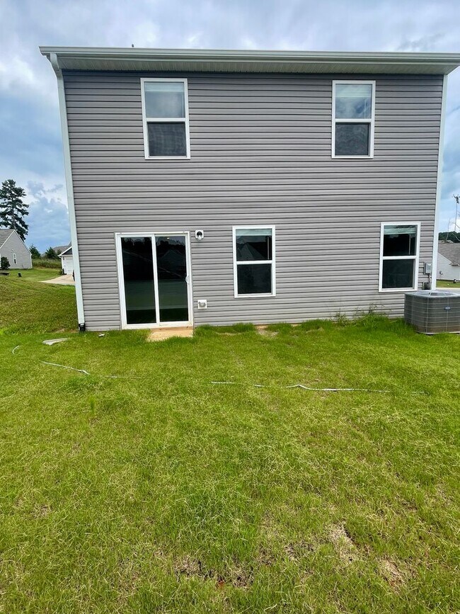 Building Photo - Charming 3-bedroom Single Family Home.