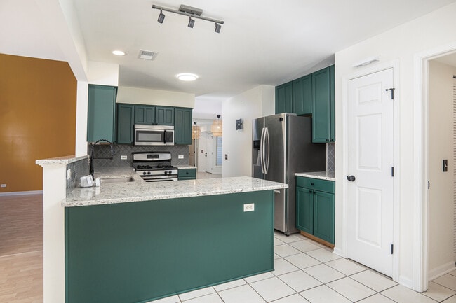 Building Photo - 712 Hamilton Ct