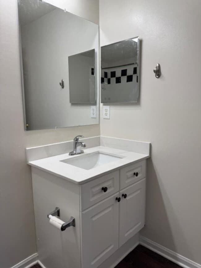 Building Photo - Renovated 3 Bedroom Top Floor Condo in Downtown Celebration