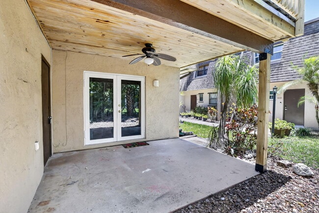 Building Photo - 2520 Van Buren St