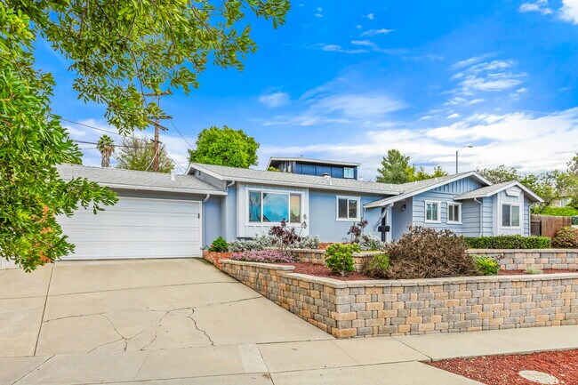 Building Photo - 9351 La Suvida Dr