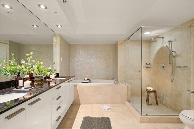 Building Photo - 1830 S Ocean Dr