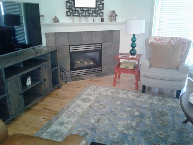 Building Photo - Great Location for a rental