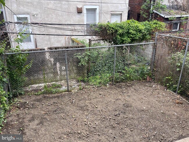 Building Photo - 5304 Spruce St