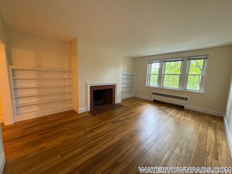 Building Photo - 550 Belmont St