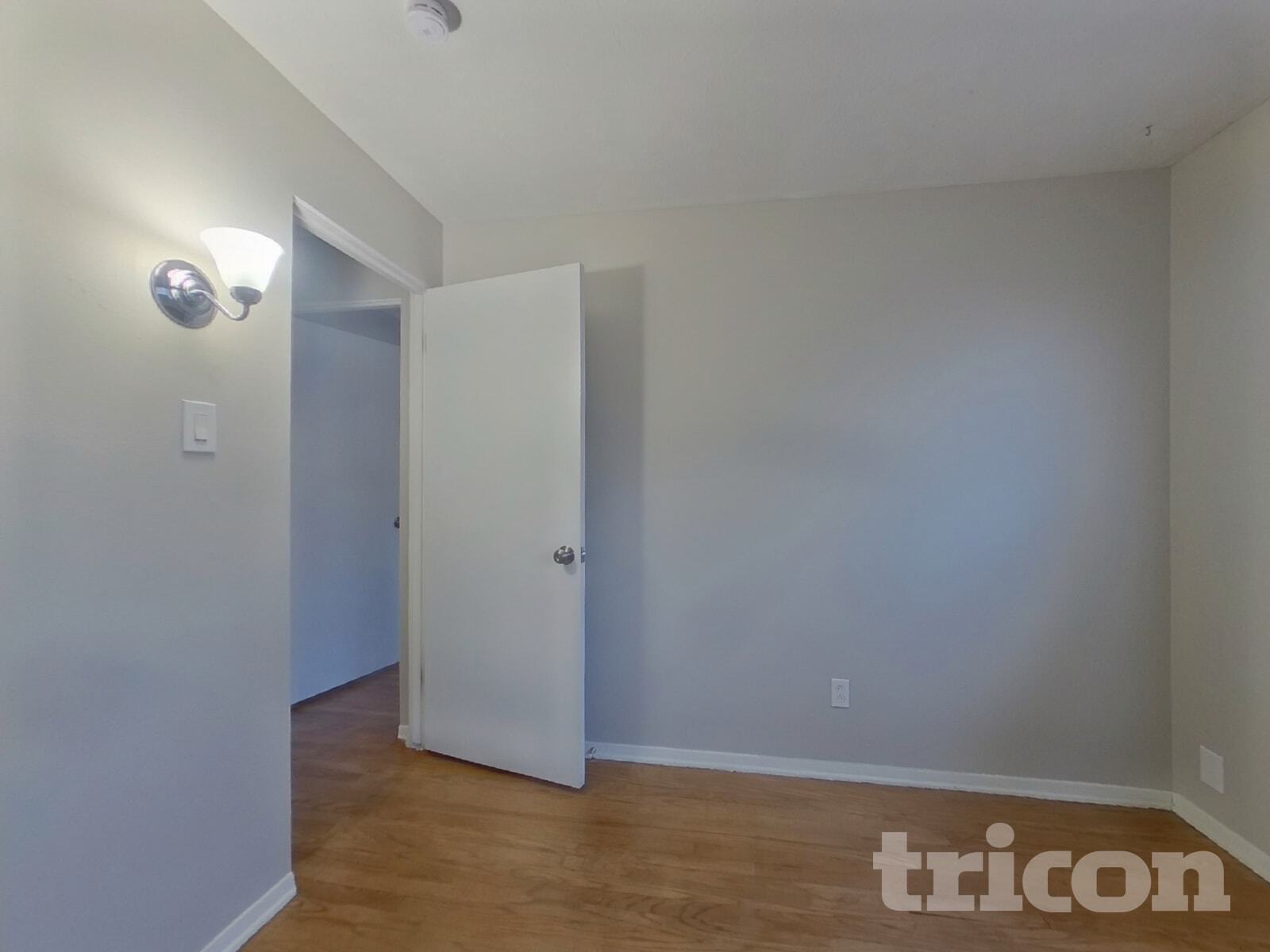 Building Photo - 5674 W Chestnut Ave