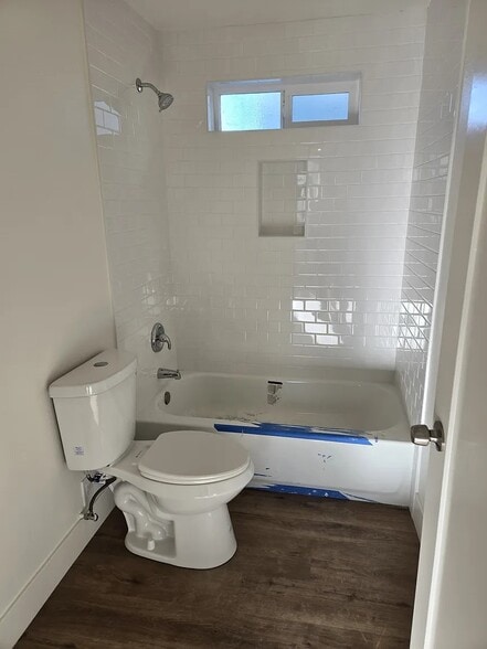 Building Photo - 1762 Los Feliz Dr