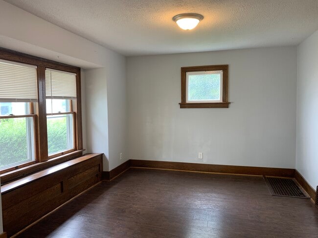 Building Photo - 720 Roselawn Ave