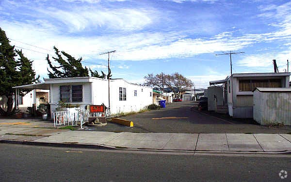 Building Photo - Alpine Mobile Home Park