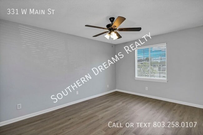 Building Photo - 331 W Main St