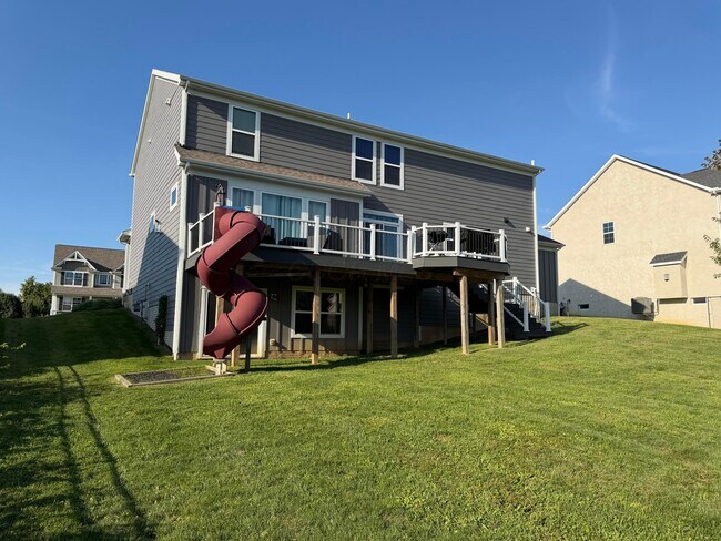 Building Photo - 8739 Cedar Brook St