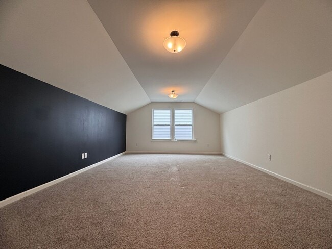 Building Photo - 4BR 2.5Bath Beauty in High Point