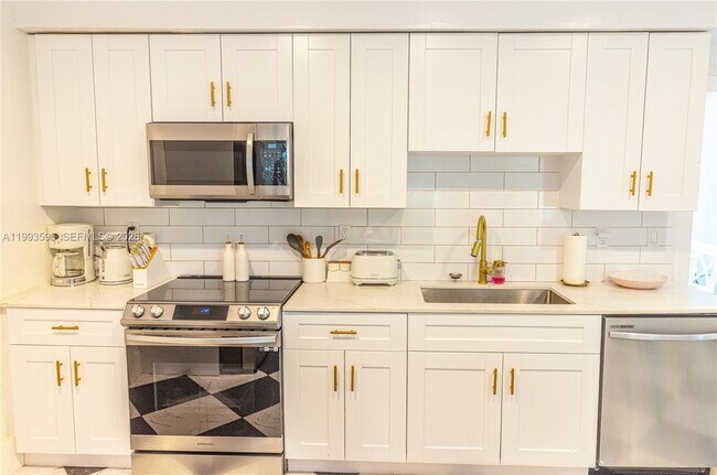 Building Photo - 745 NW 47th Terrace