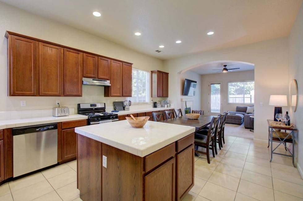 Building Photo - 4321 Strathmore Pl