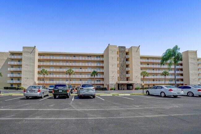 Building Photo - 301 SE 3rd St