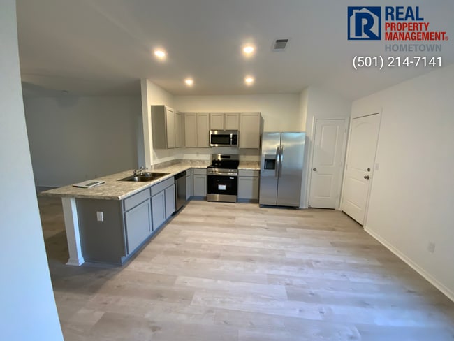 Building Photo - 1495 Meadows Dr