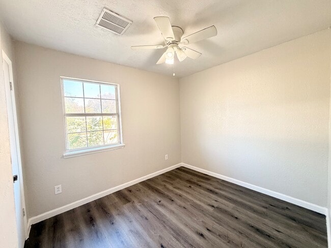 Building Photo - 3737 E 27th Pl