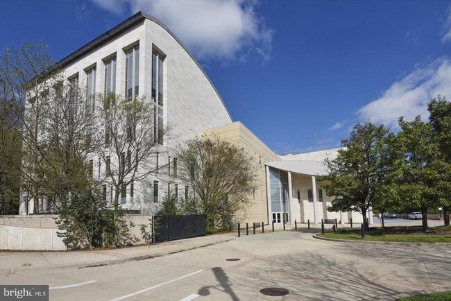 Building Photo - 10500 Rockville Pike