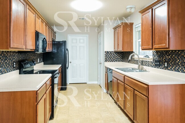 Building Photo - Coming HOME never felt so good!