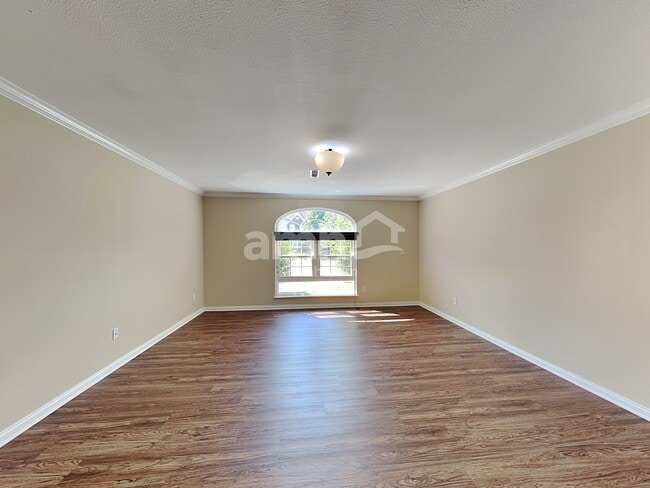 Building Photo - 10850 Chestnut Heath Court